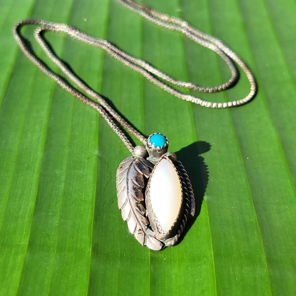 Vintage Navajo 925 Sterling Silver Necklace MOP Turquoise & Leaf Motif Jewelry